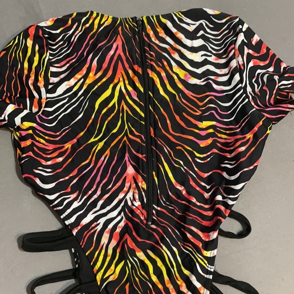 One piece zip up swimsuit - Picture 4 of 4